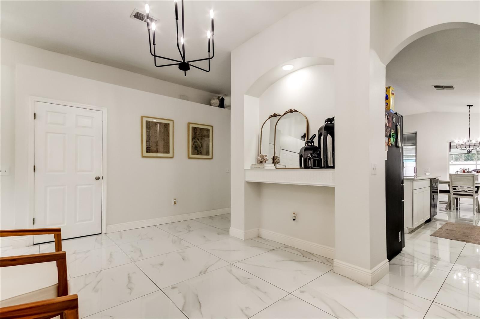 Listing photo id 10 for 4710 Dunnie Drive