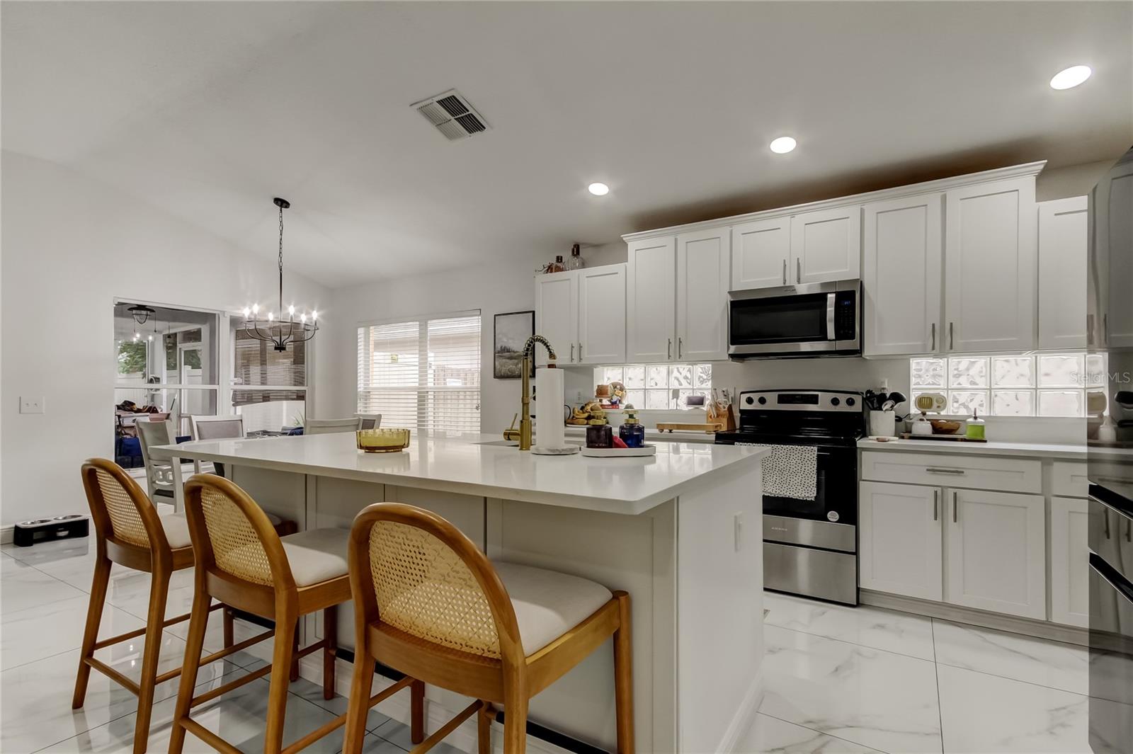 Listing photo id 16 for 4710 Dunnie Drive