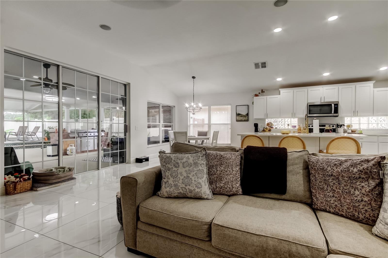 Listing photo id 21 for 4710 Dunnie Drive