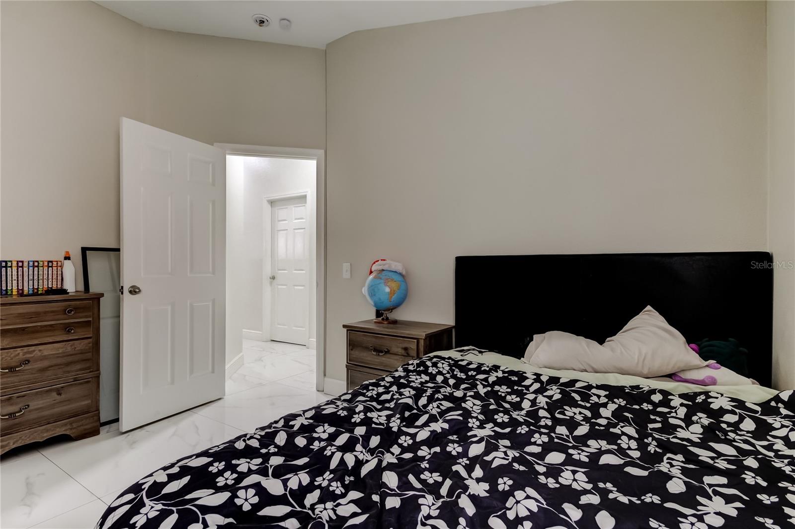 Listing photo id 37 for 4710 Dunnie Drive