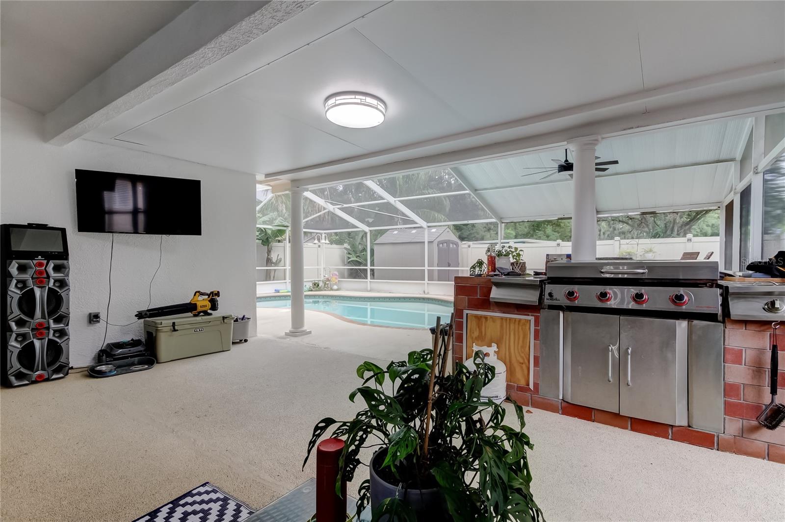 Listing photo id 39 for 4710 Dunnie Drive