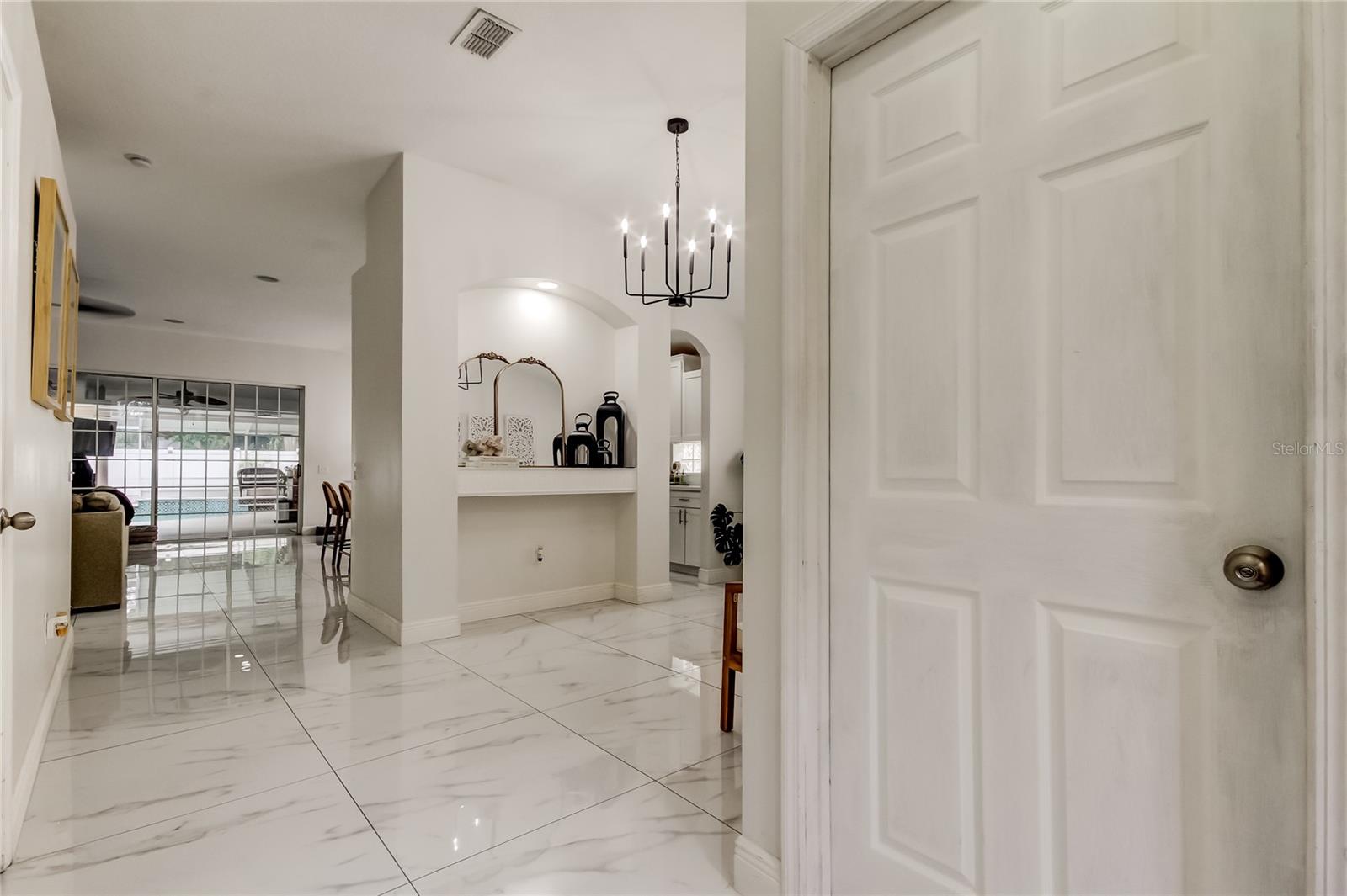 Listing photo id 4 for 4710 Dunnie Drive