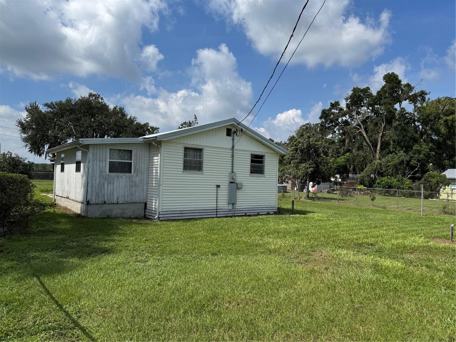 Image 3 of 23 For 4209 Thonotosassa Road