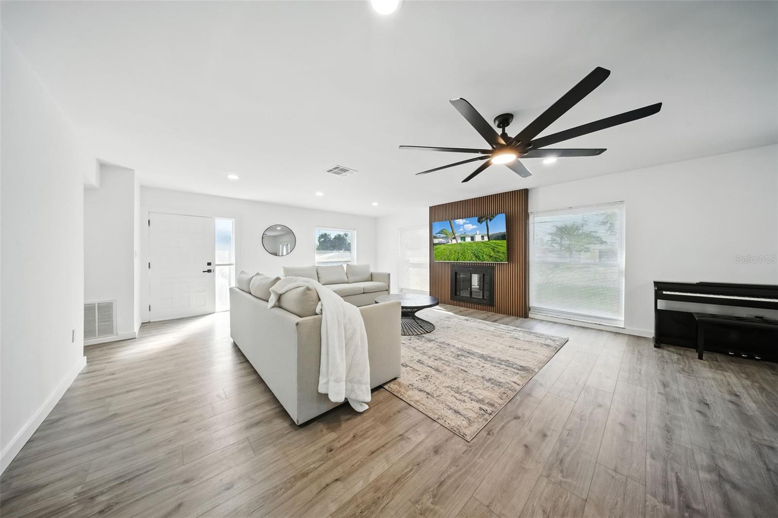 Image 8 of 40 For 429 88th Avenue