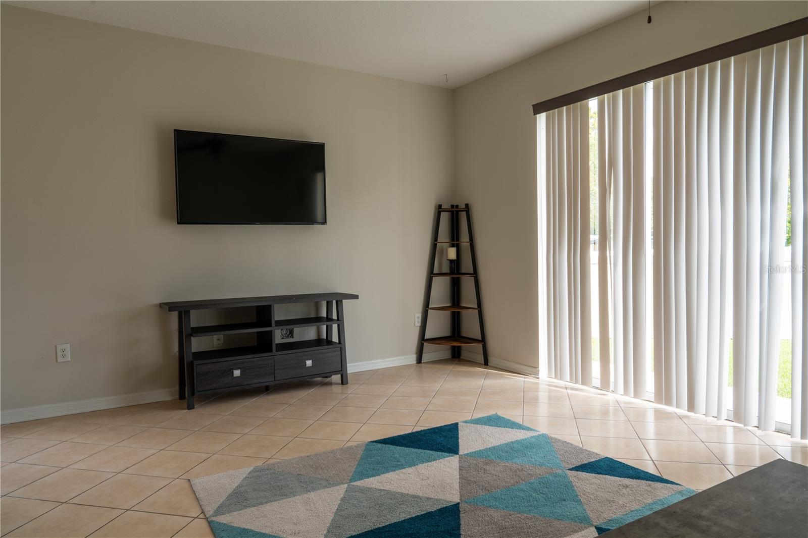 Image 5 of 20 For 6941 47th Way N
