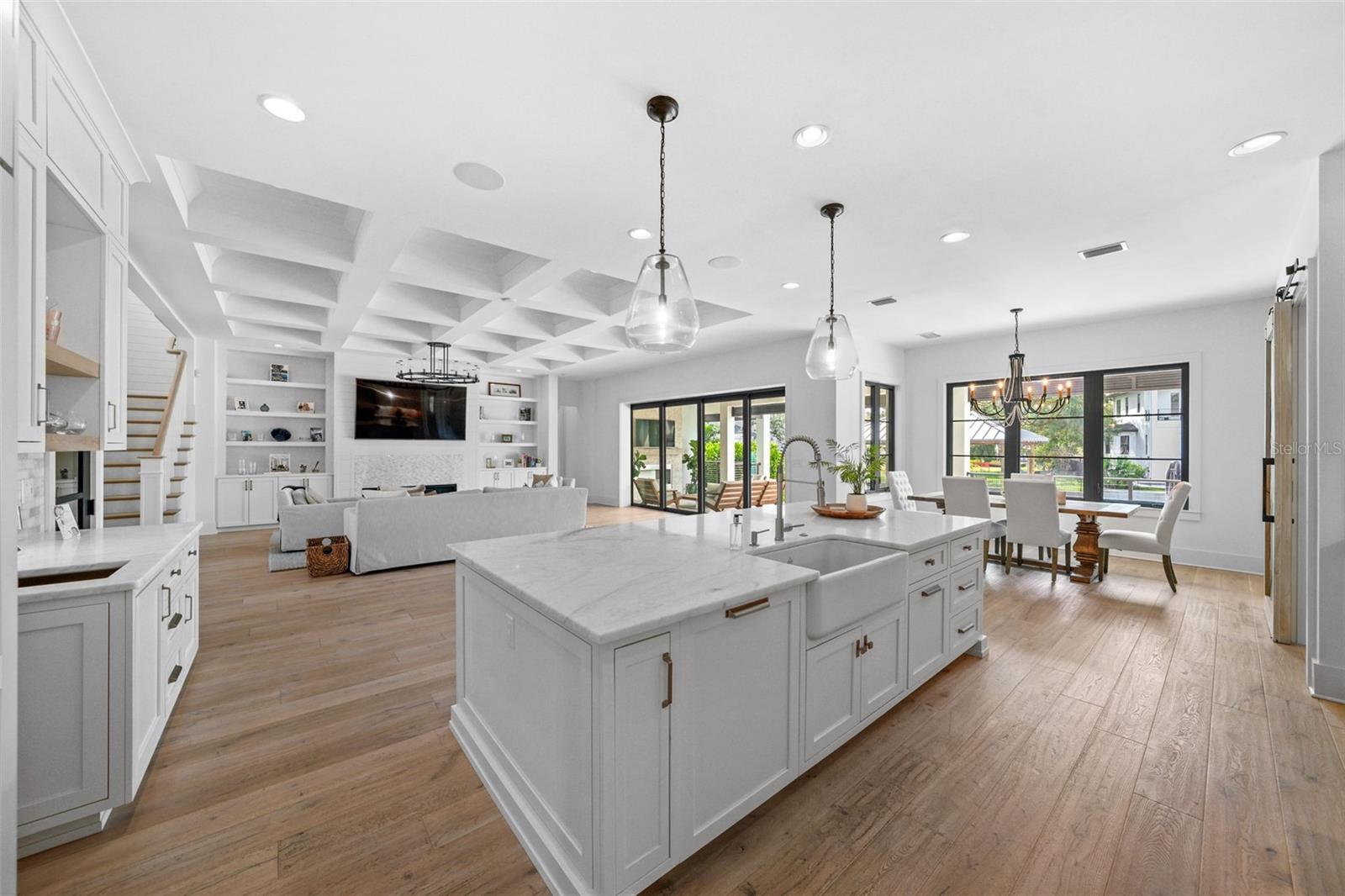 Image 14 of 67 For 555 Suwanee Circle