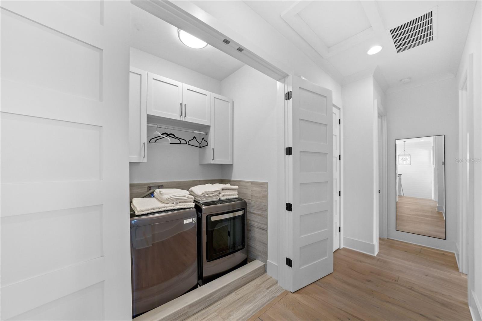 Image 38 of 67 For 555 Suwanee Circle