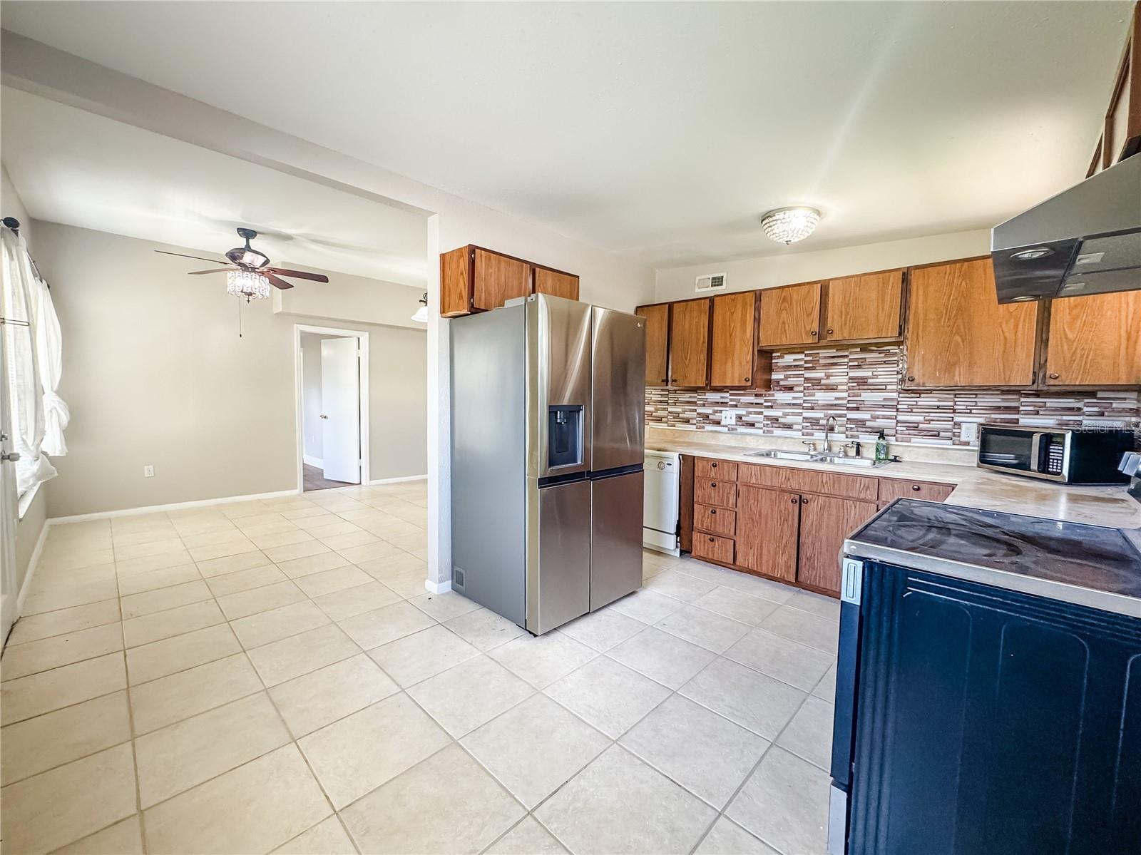 Image 5 of 16 For 8184 Rose Terrace