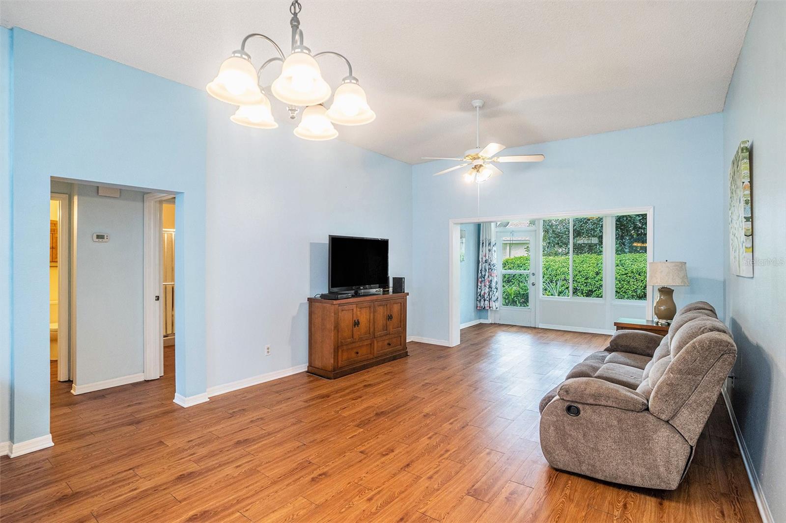 Image 10 of 31 For 2619 Newcomb Court