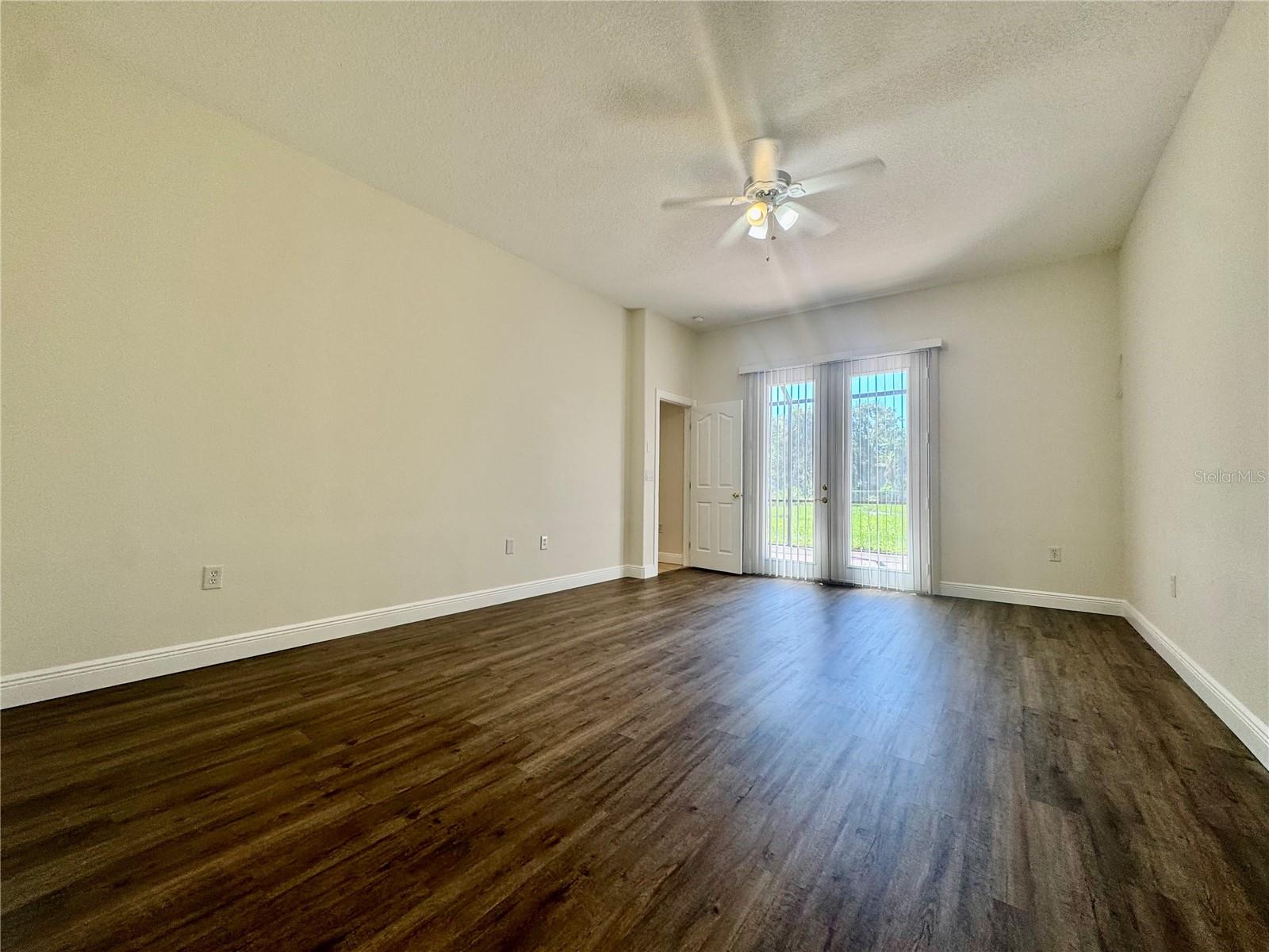 Image 12 of 35 For 3902 Elrod Avenue