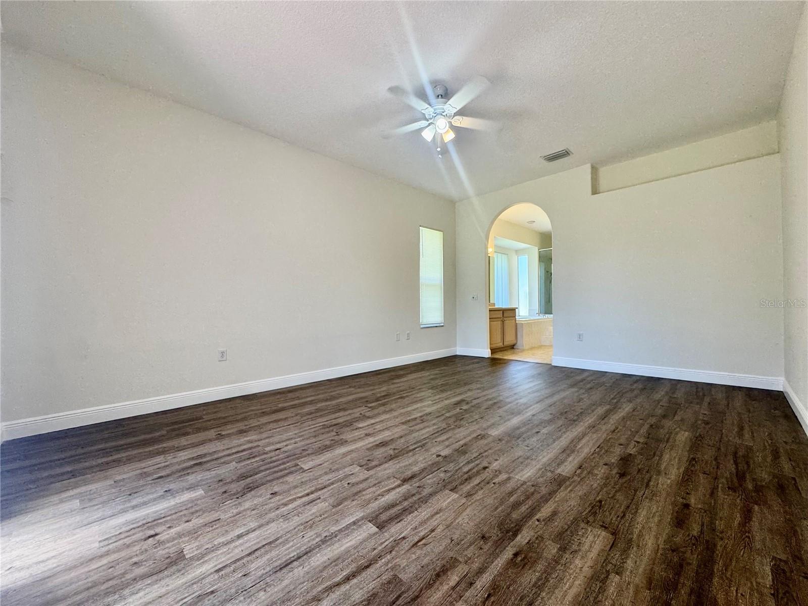 Image 13 of 35 For 3902 Elrod Avenue