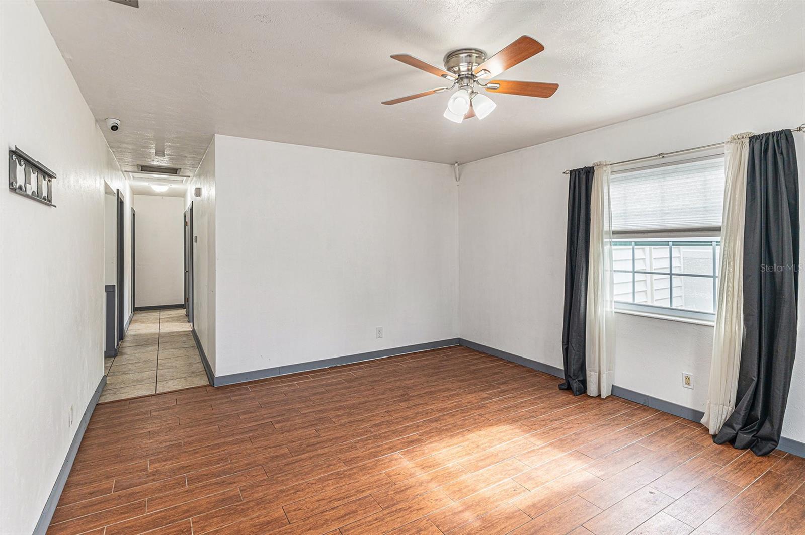 Image 3 of 18 For 3915 Gray Street