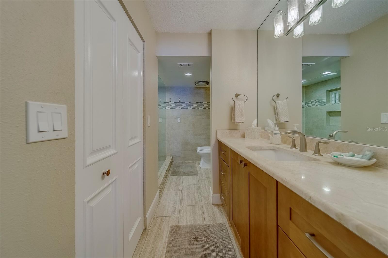 Image 24 of 63 For 17980 Gulf Boulevard 402