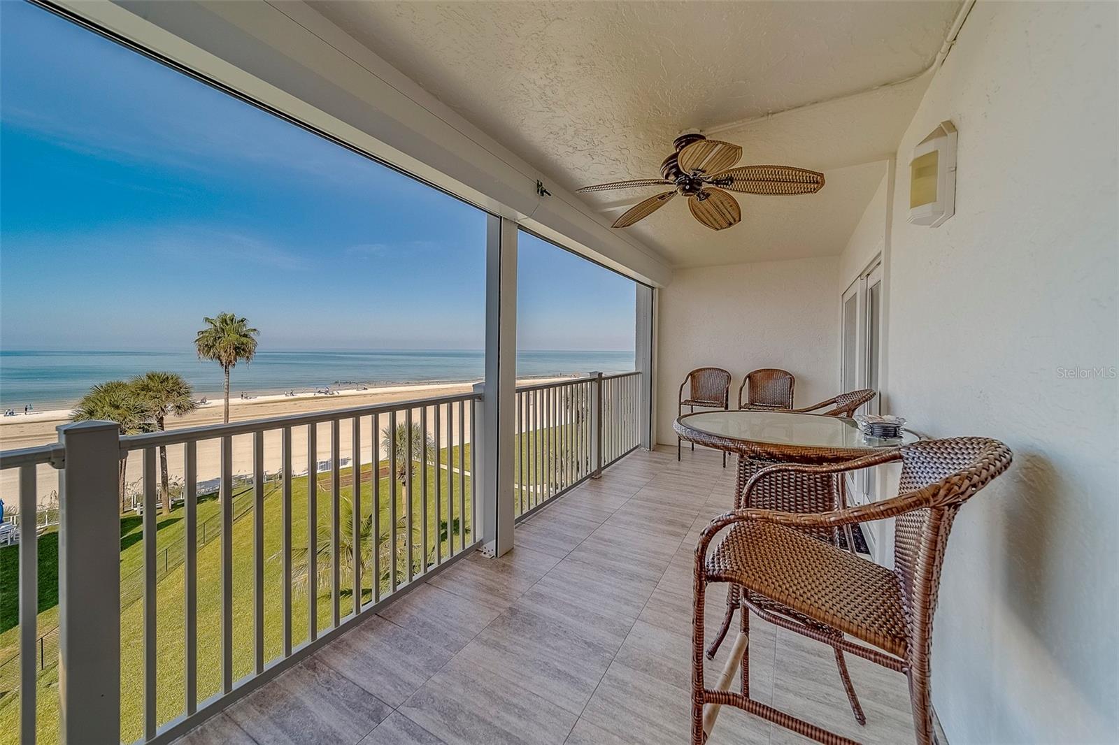 Image 37 of 63 For 17980 Gulf Boulevard 402
