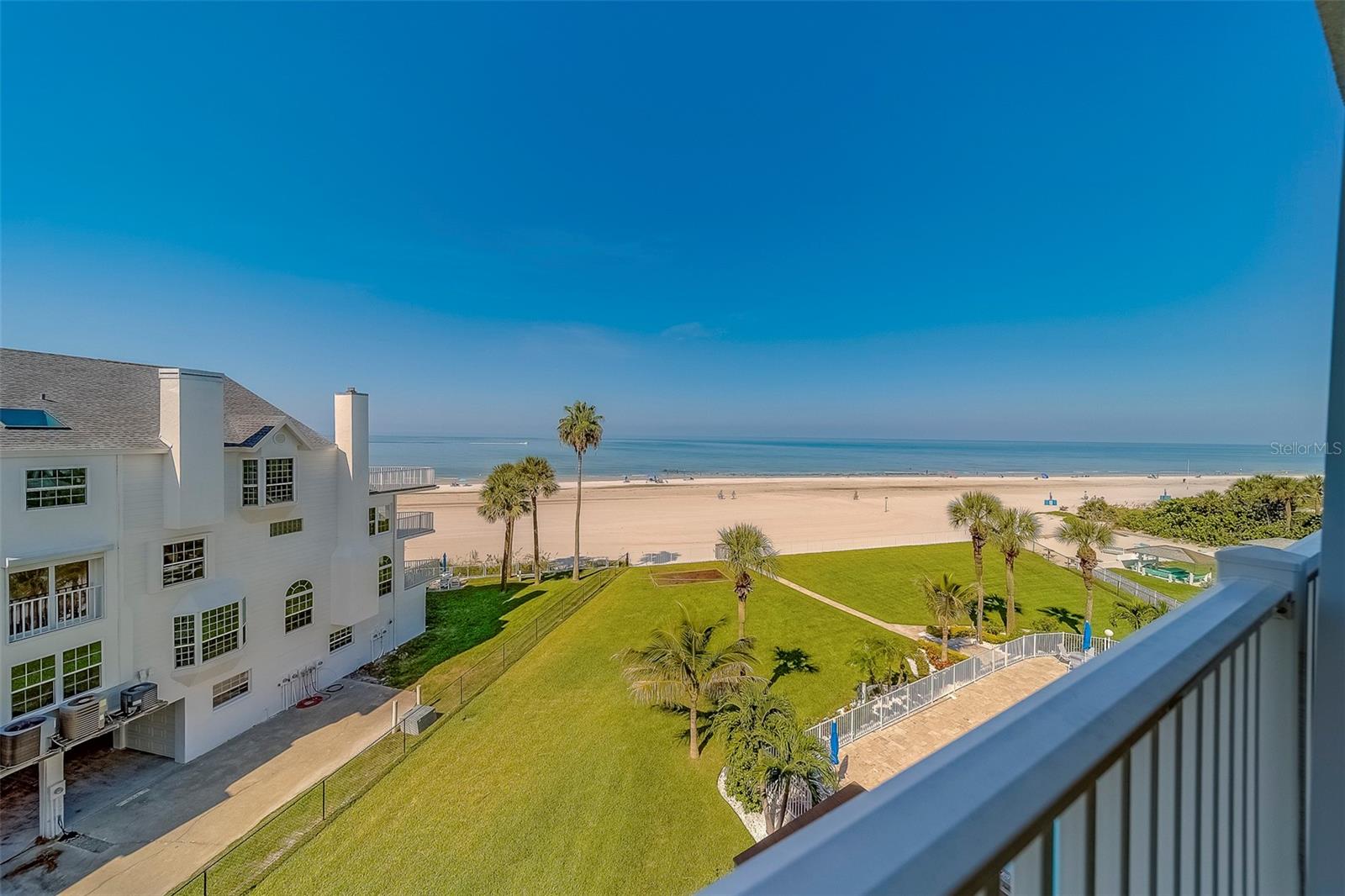 Image 42 of 63 For 17980 Gulf Boulevard 402