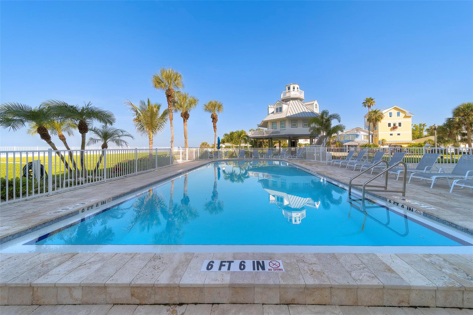 Image 44 of 63 For 17980 Gulf Boulevard 402