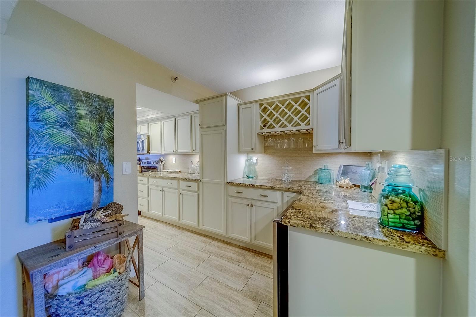 Image 6 of 63 For 17980 Gulf Boulevard 402