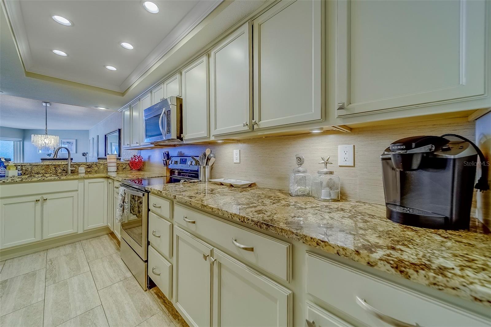 Image 8 of 63 For 17980 Gulf Boulevard 402