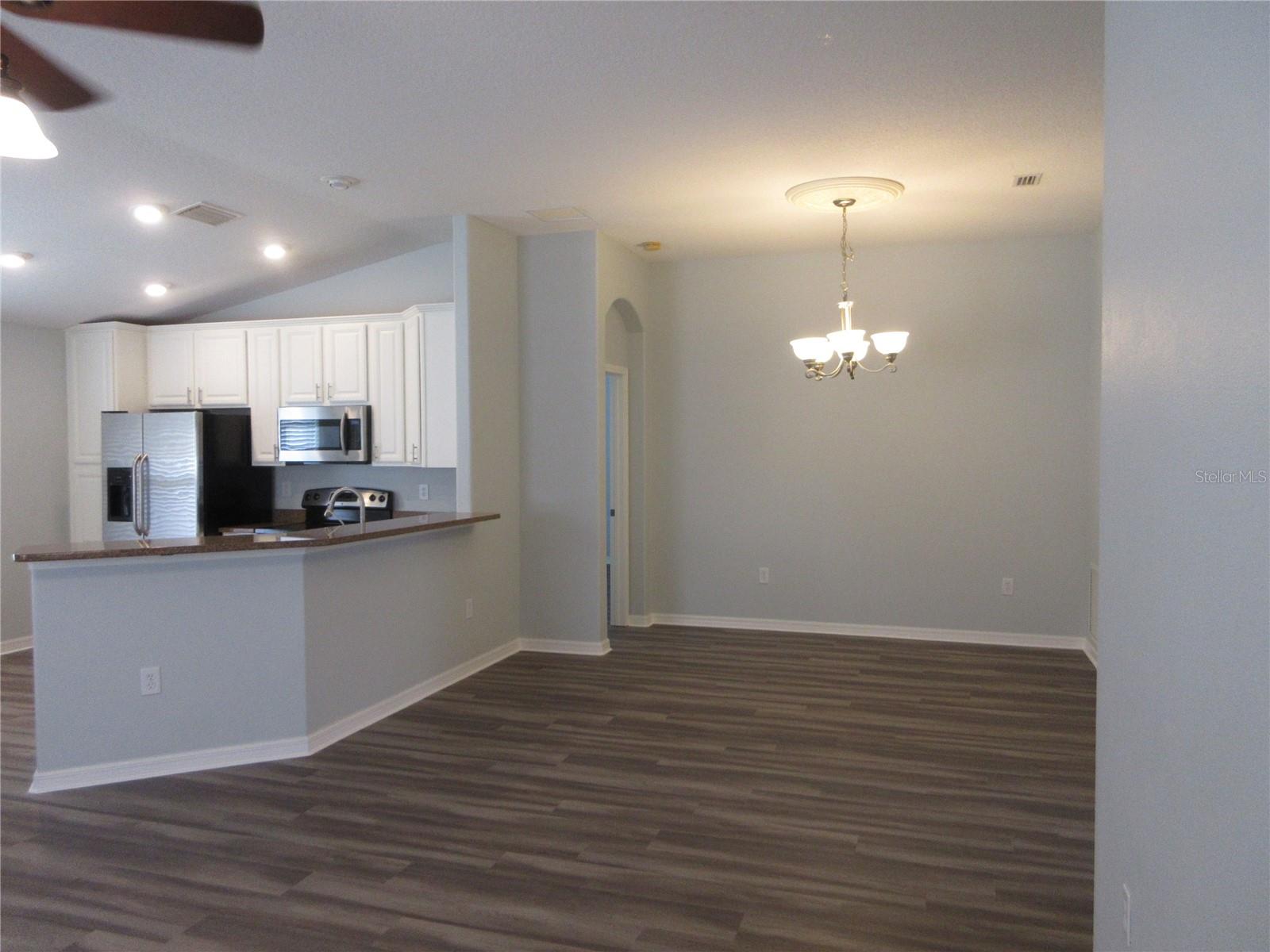 Image 4 of 20 For 13033 Avalon Crest Court