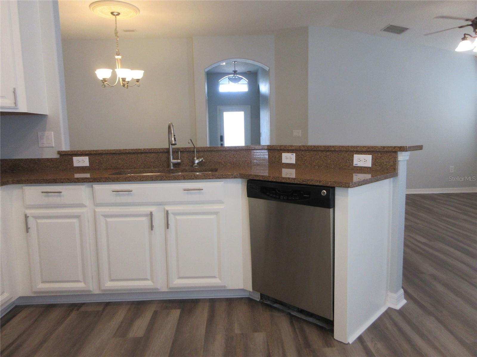 Image 6 of 20 For 13033 Avalon Crest Court