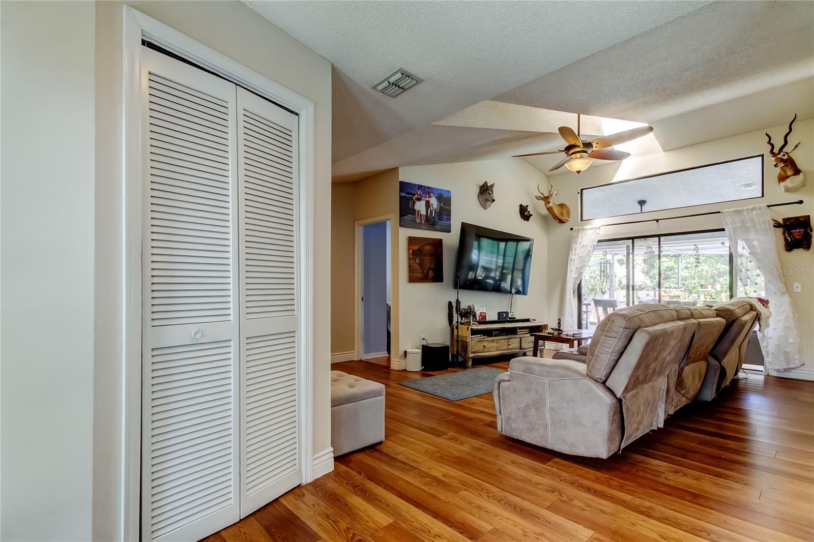 Image 10 of 47 For 1800 Sagebrush Road