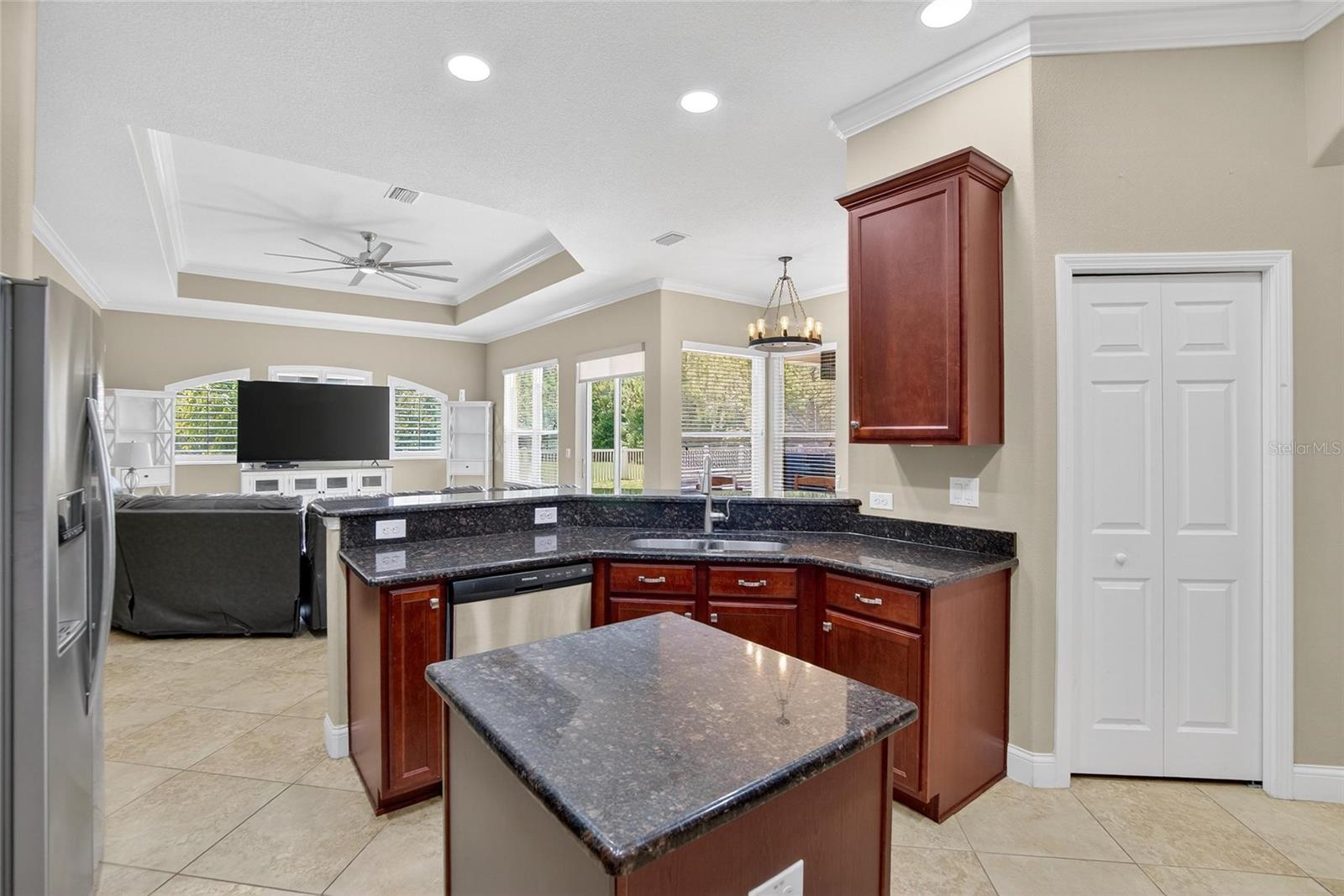 Image 11 of 72 For 27202 Sora Boulevard
