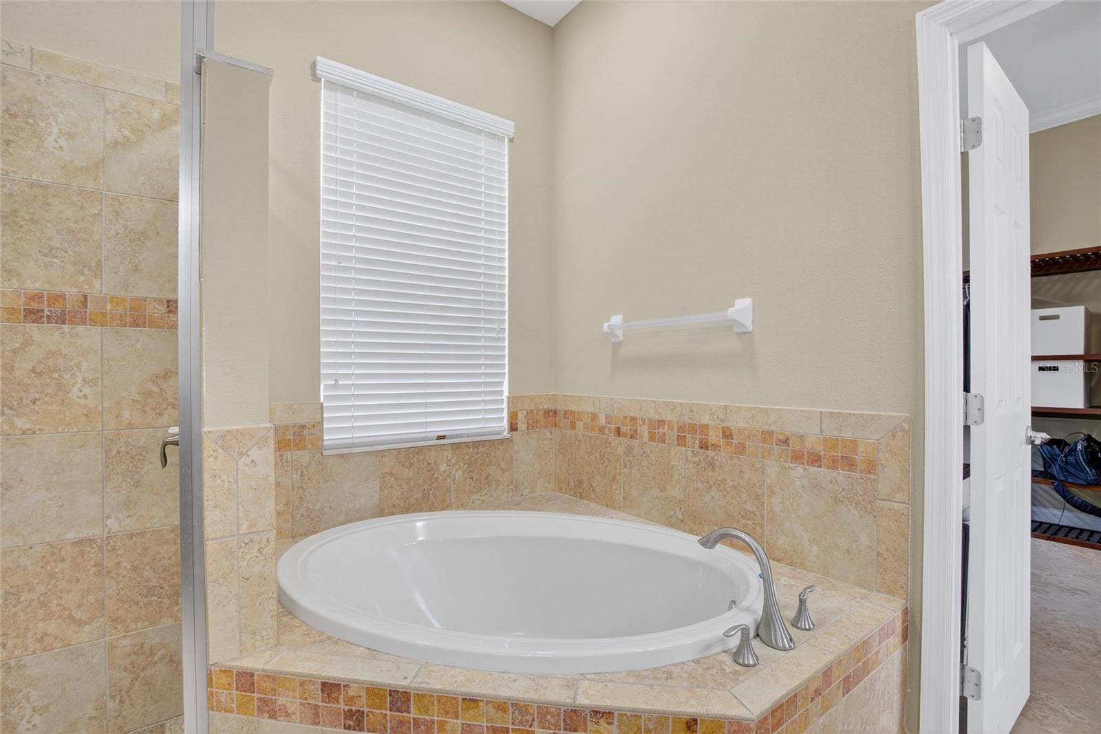 Image 31 of 72 For 27202 Sora Boulevard