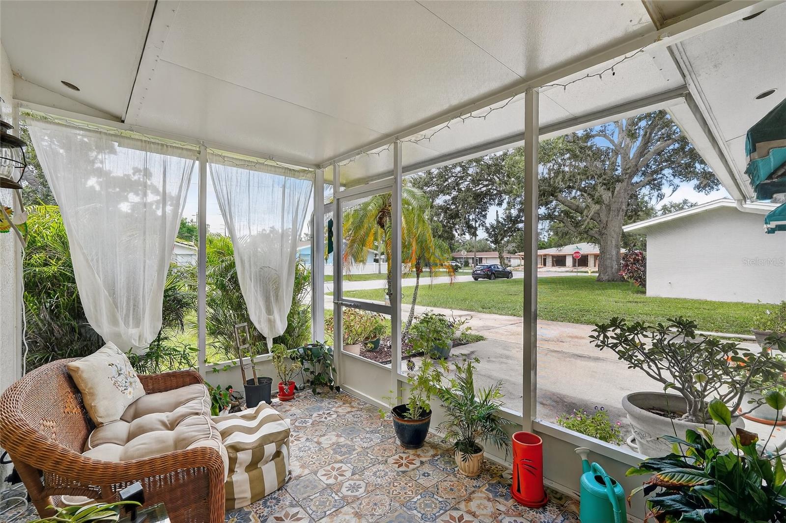 Image 3 of 28 For 612 Magnolia Street