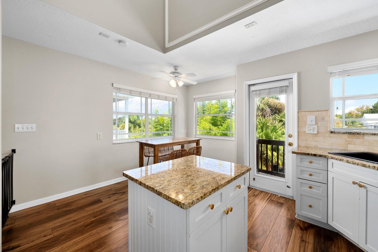 Image 11 of 47 For 506 Oceanview Avenue