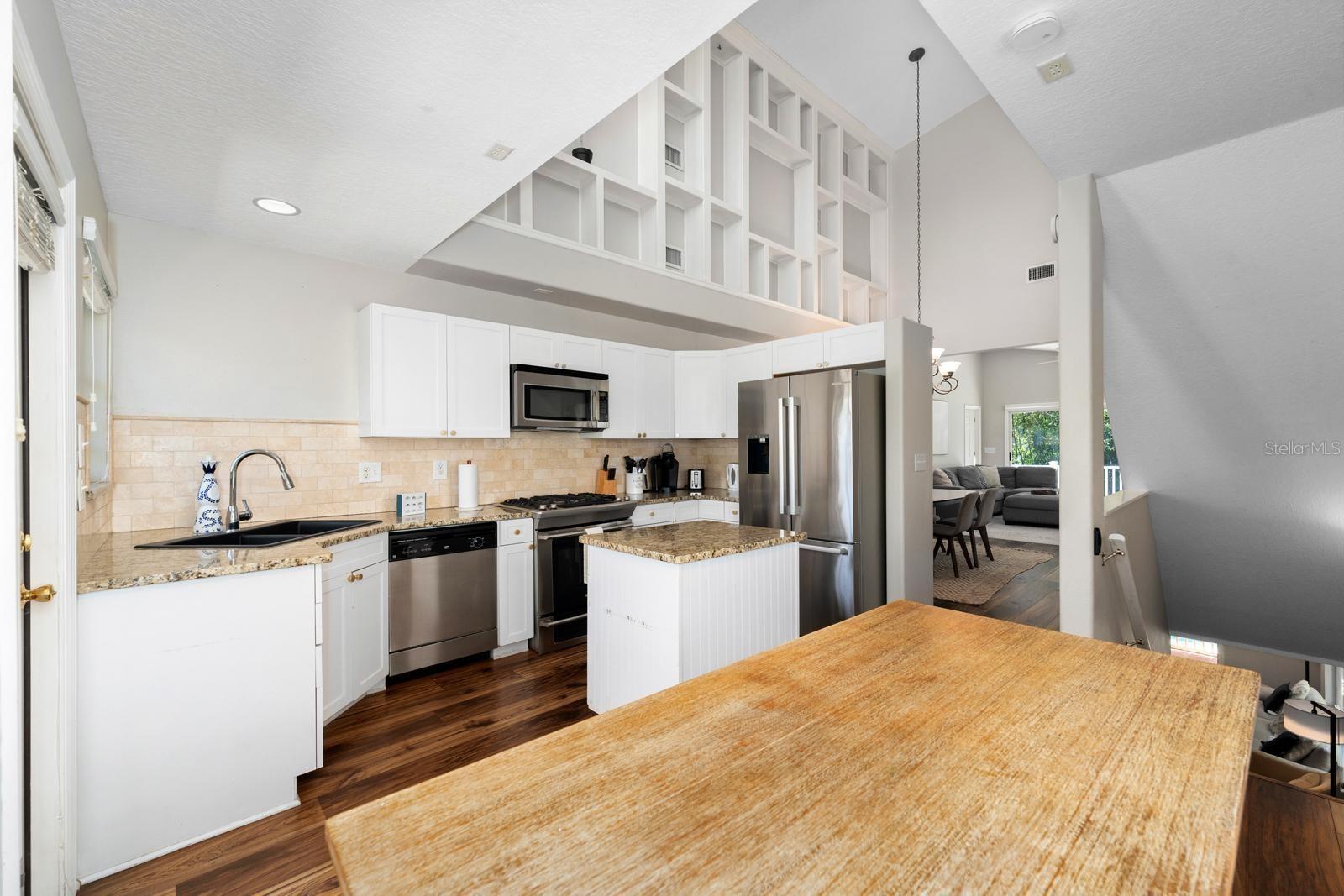 Image 12 of 47 For 506 Oceanview Avenue