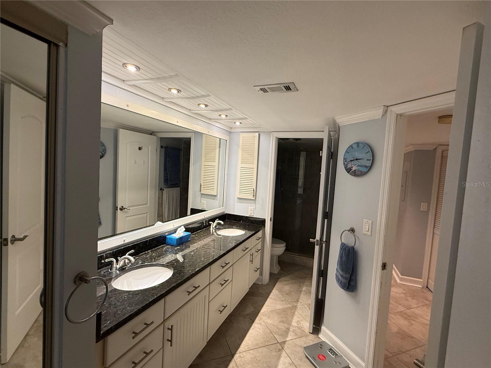 Image 17 of 22 For 910 Pinellas Bayway S 103
