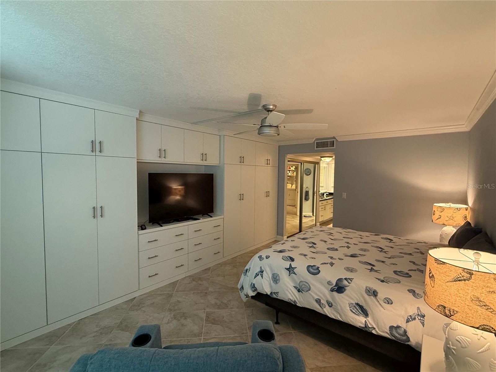 Image 20 of 22 For 910 Pinellas Bayway S 103