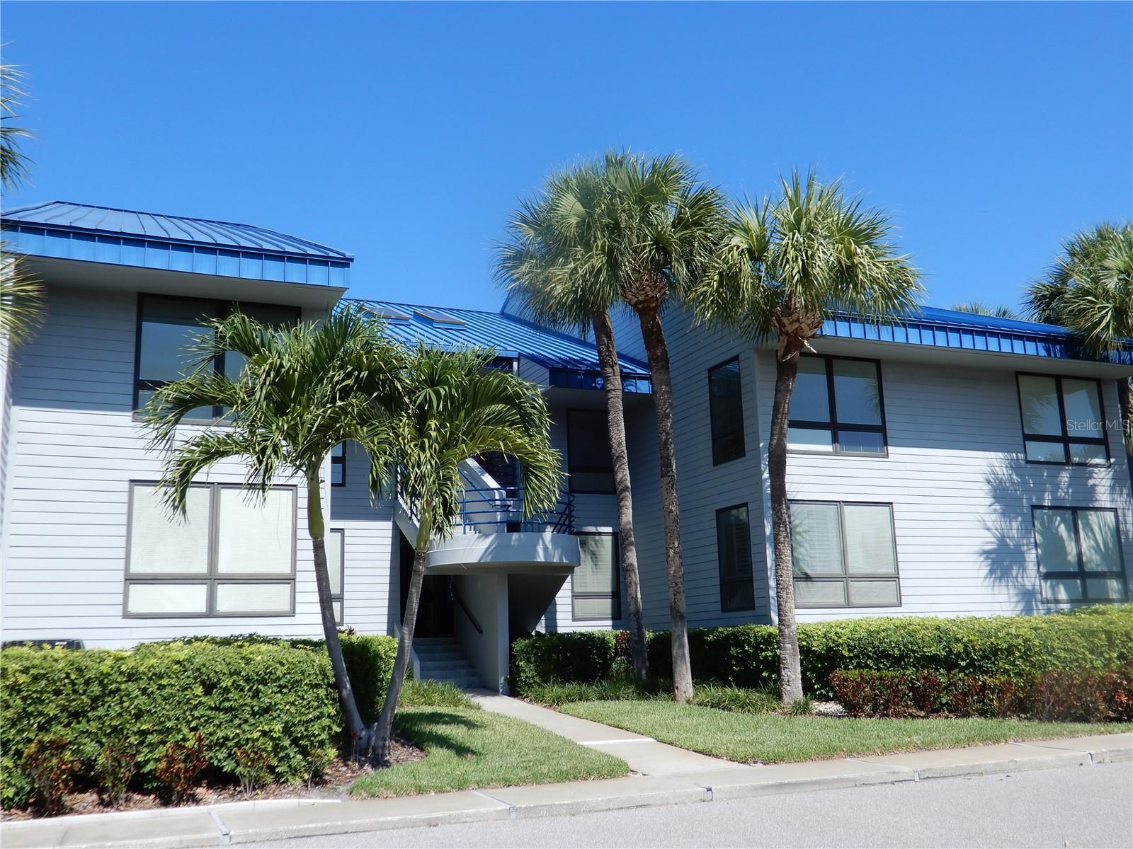 Image 5 of 22 For 910 Pinellas Bayway S 103