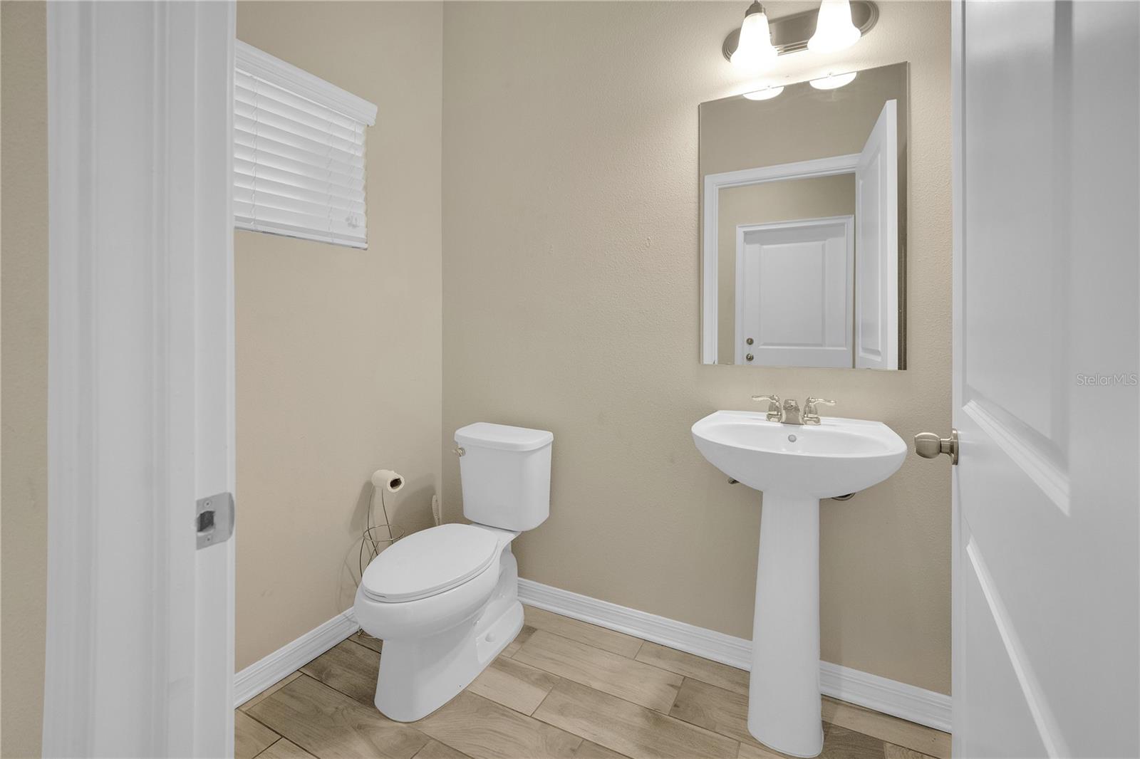 Image 15 of 41 For 2612 26th Avenue