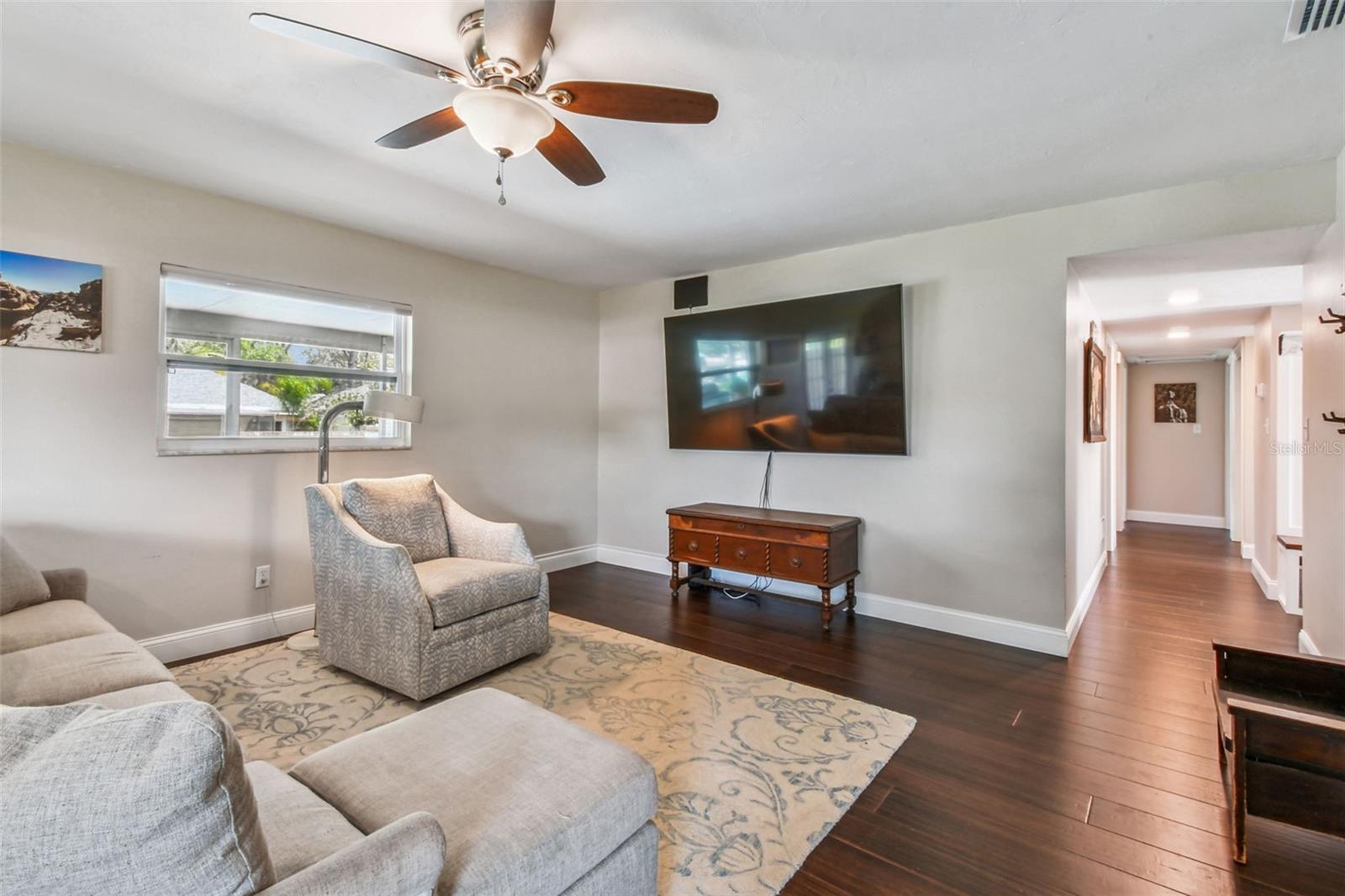 Listing photo id 9 for 112 Julie Lane