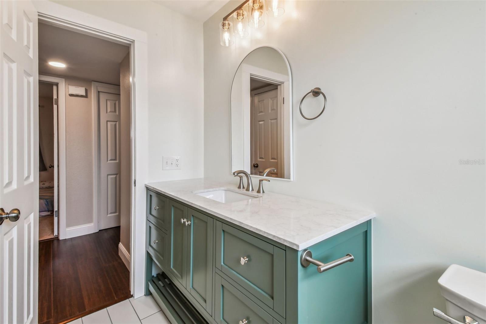 Listing photo id 11 for 112 Julie Lane