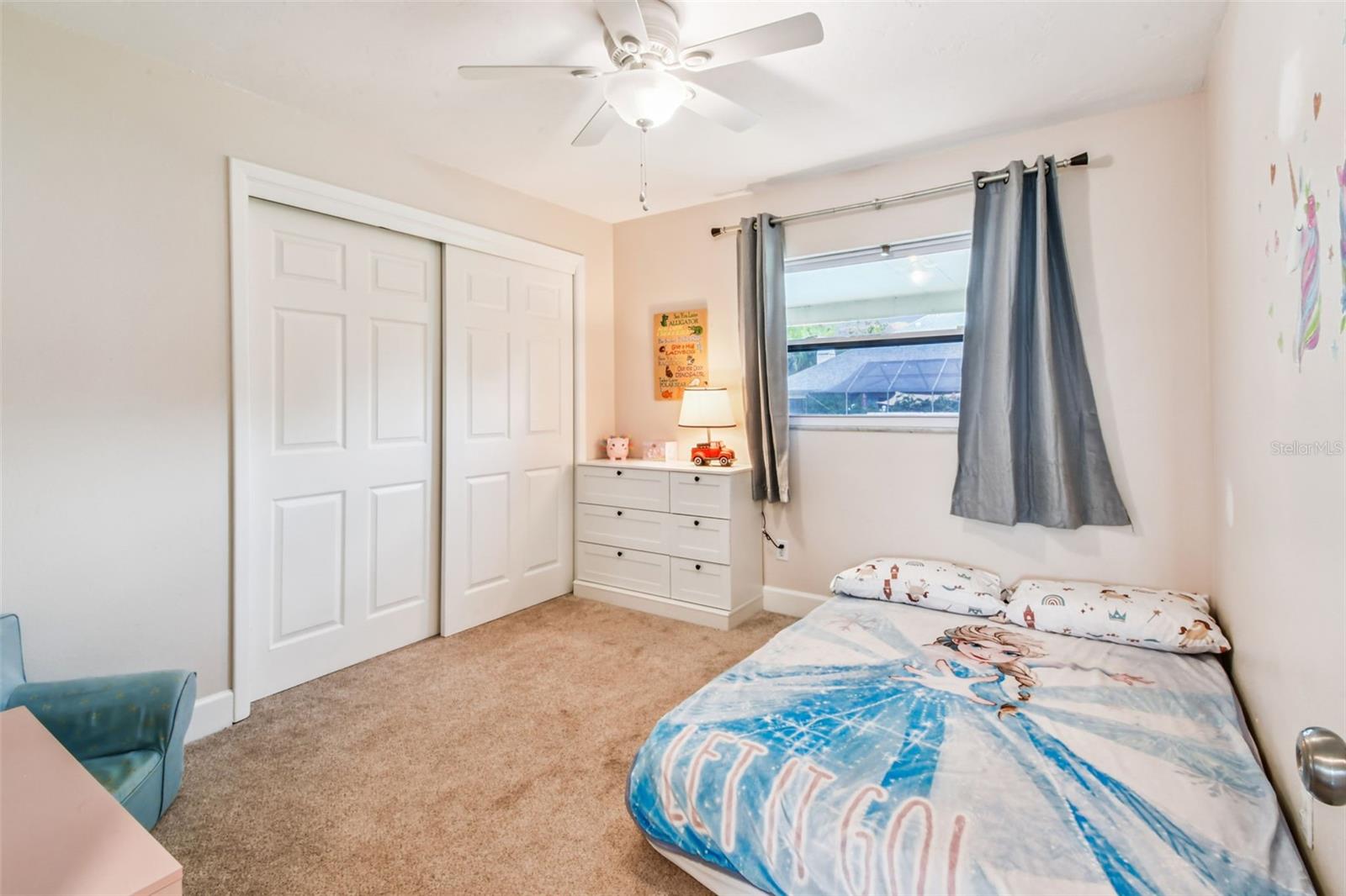 Listing photo id 12 for 112 Julie Lane