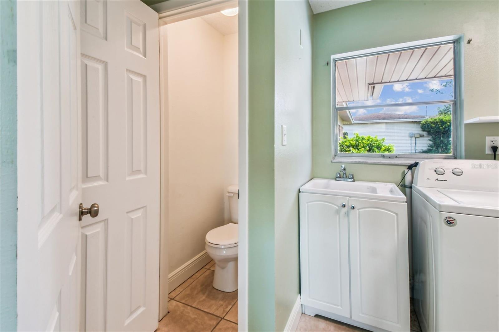 Listing photo id 19 for 112 Julie Lane