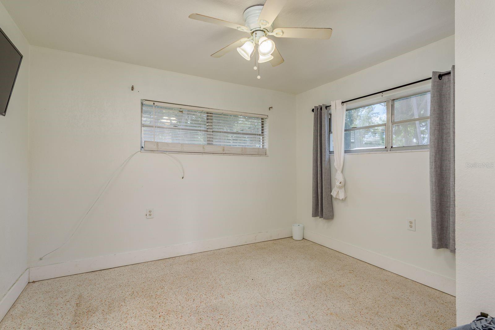 Image 16 of 34 For 2102 Ivy Street