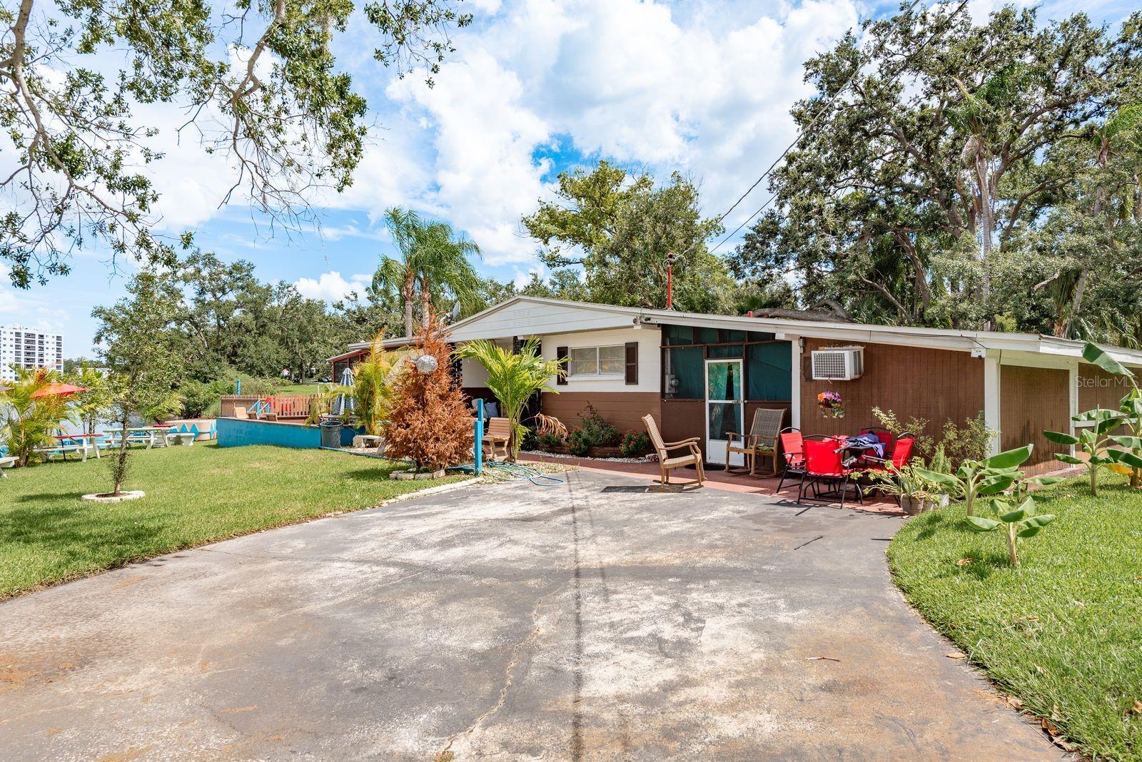 Image 2 of 34 For 2102 Ivy Street