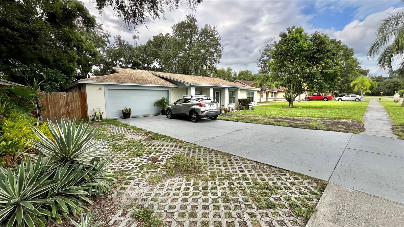 Image 29 of 34 For 14216 Briarthorn Drive