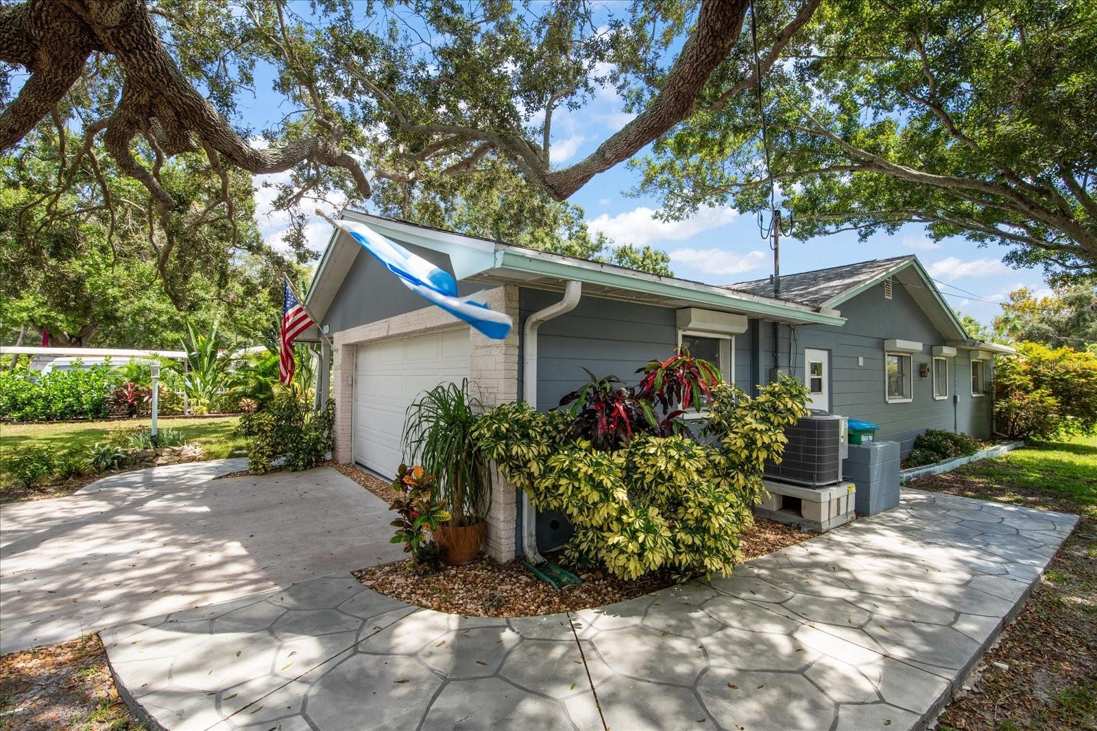 Image 6 of 37 For 13896 83rd Place