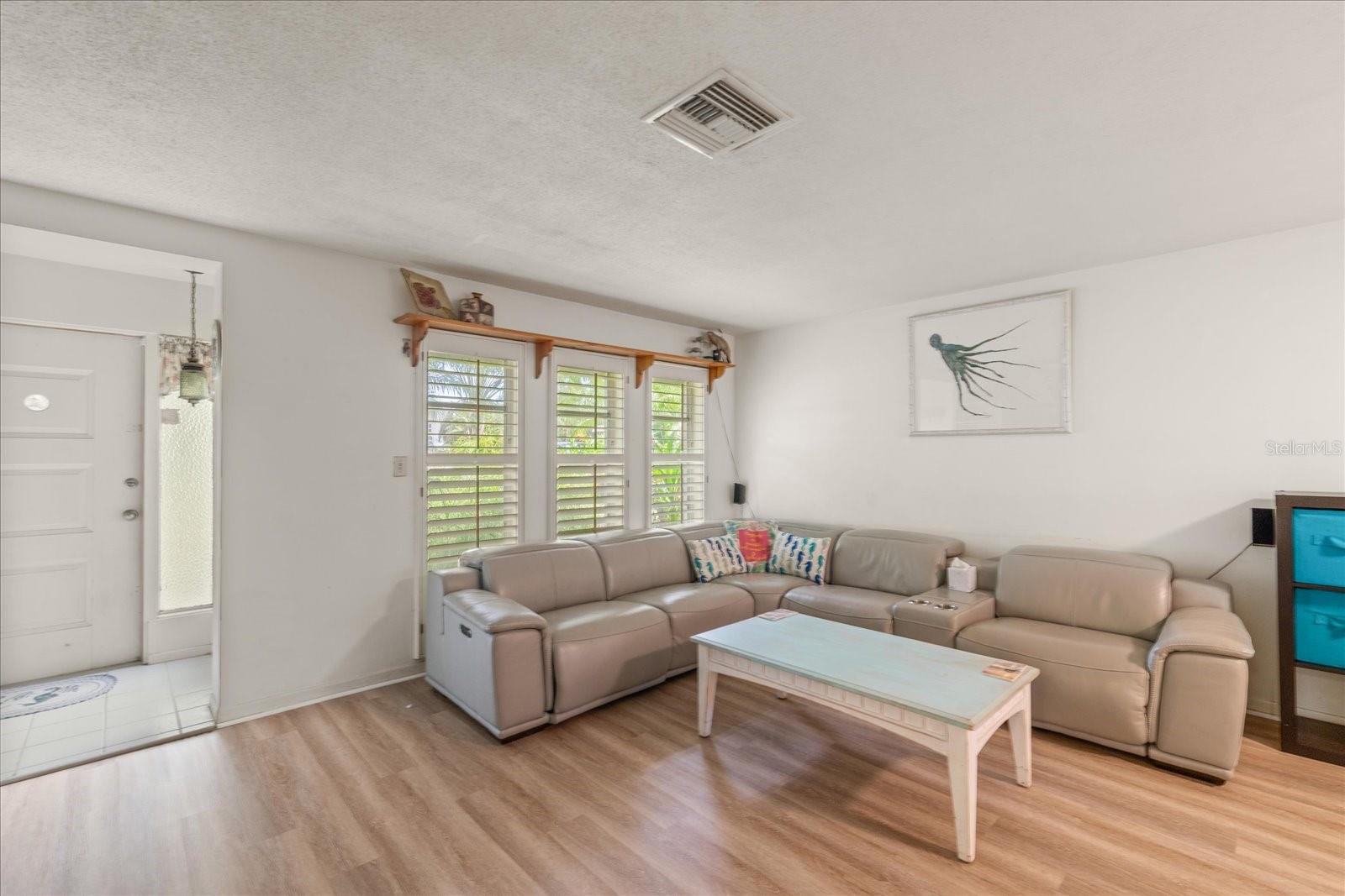 Image 8 of 37 For 13896 83rd Place