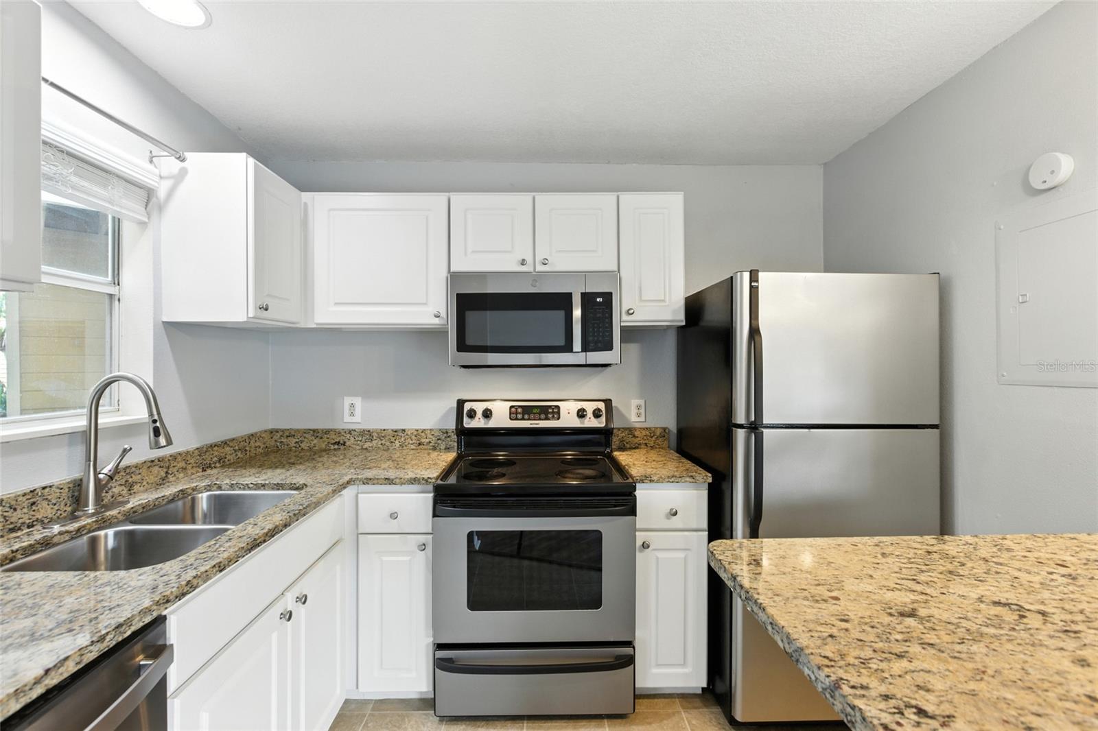 Image 16 of 62 For 115 112th Avenue Ne 1016