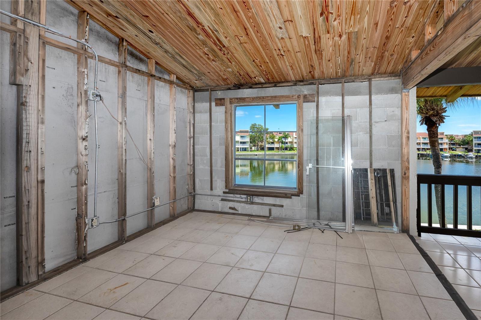 Image 12 of 54 For 556 Plaza Seville Court 106