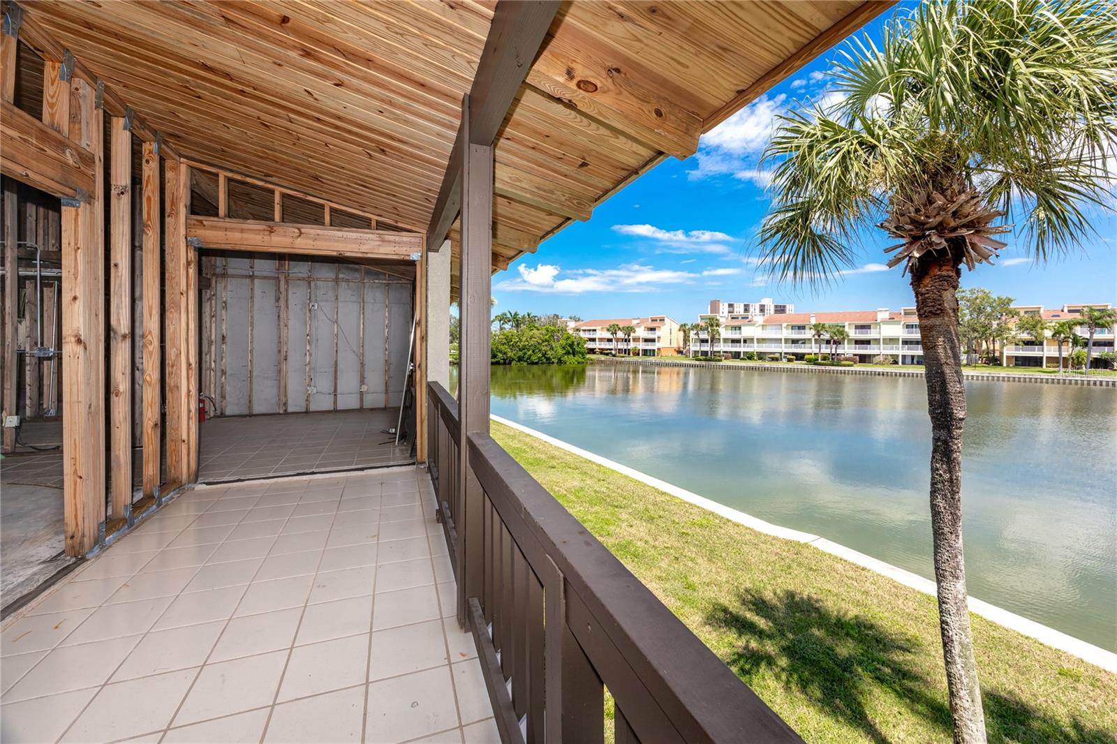 Image 15 of 54 For 556 Plaza Seville Court 106