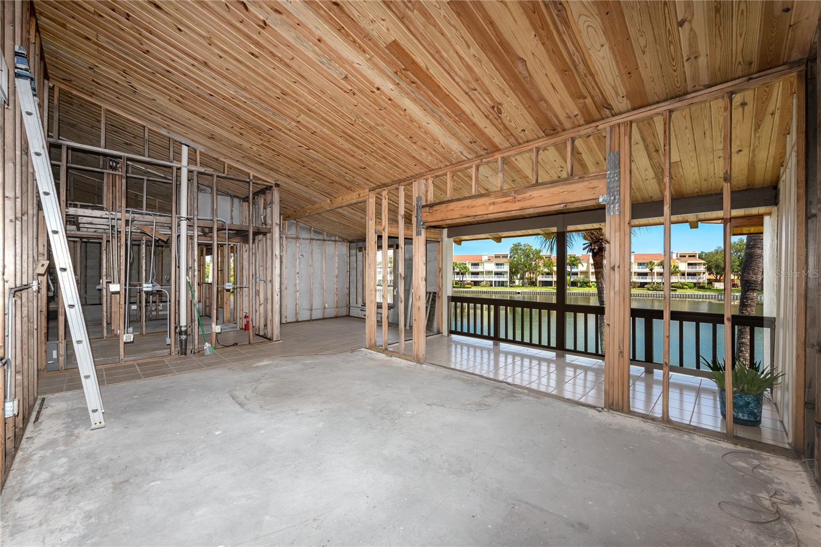 Image 18 of 54 For 556 Plaza Seville Court 106