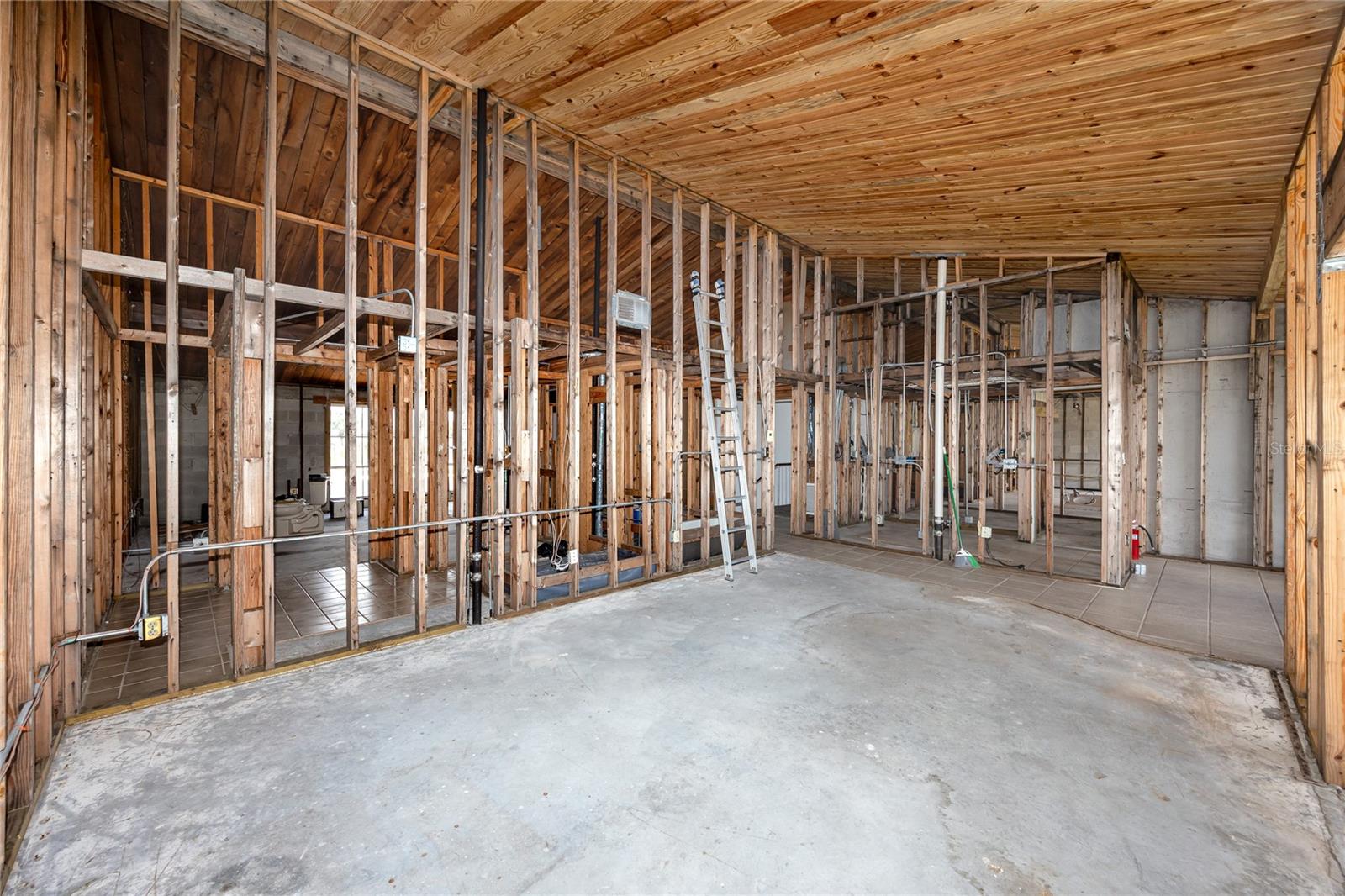 Image 19 of 54 For 556 Plaza Seville Court 106