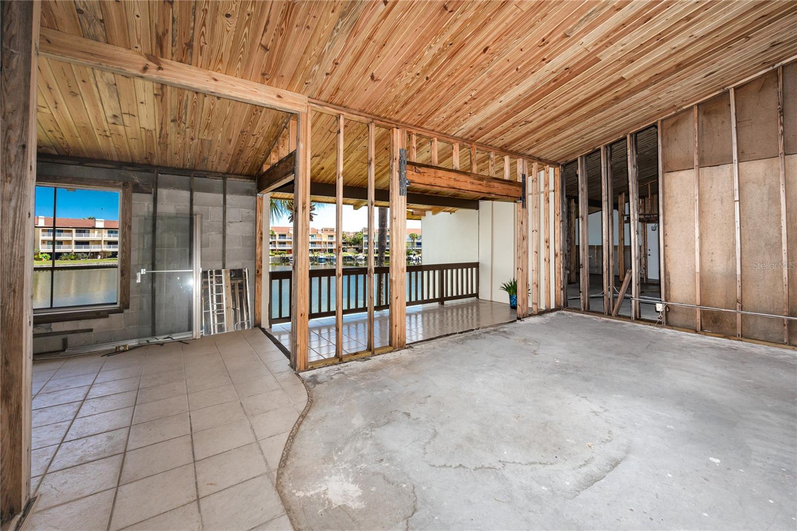 Image 20 of 54 For 556 Plaza Seville Court 106