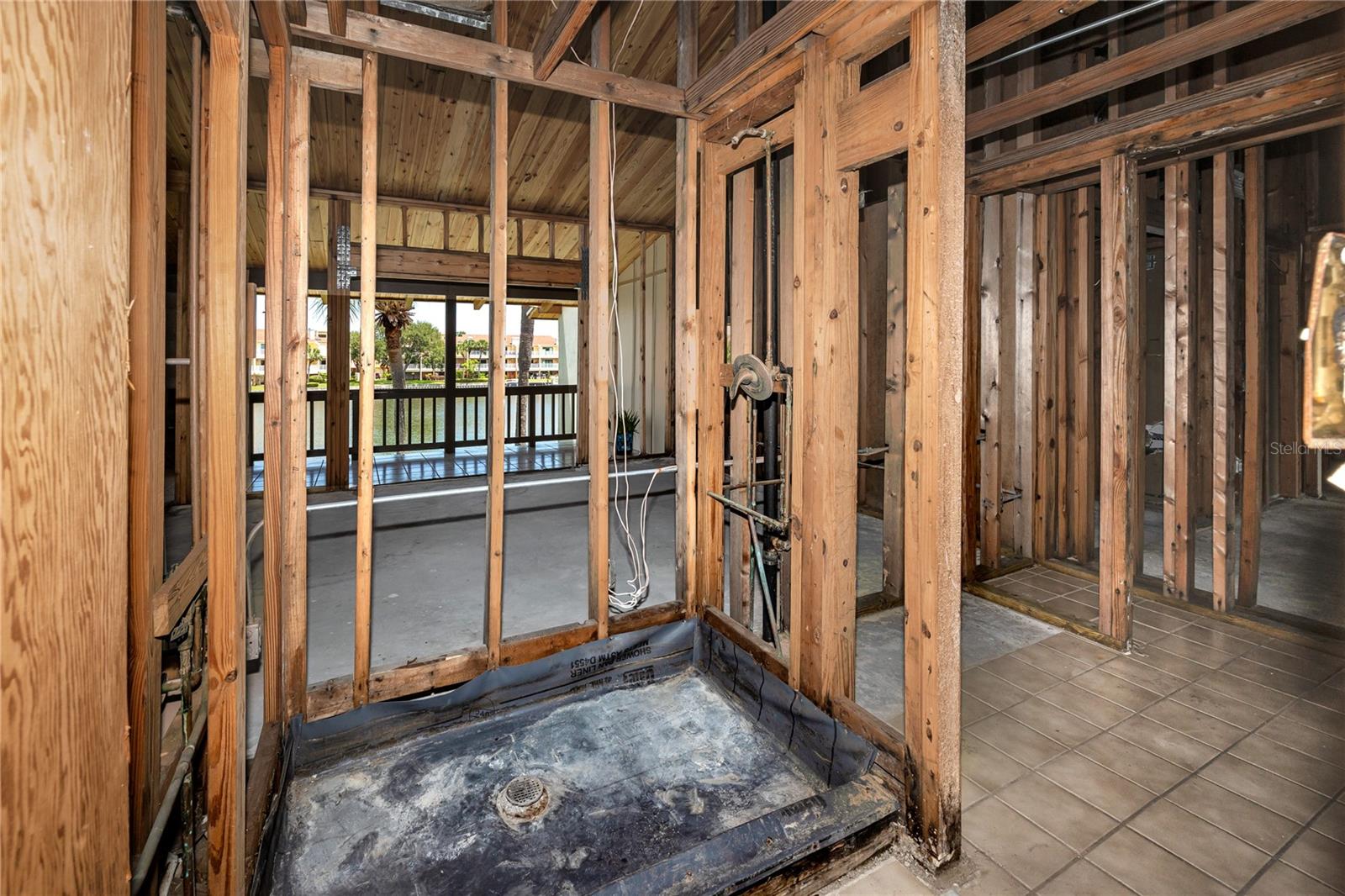 Image 31 of 54 For 556 Plaza Seville Court 106